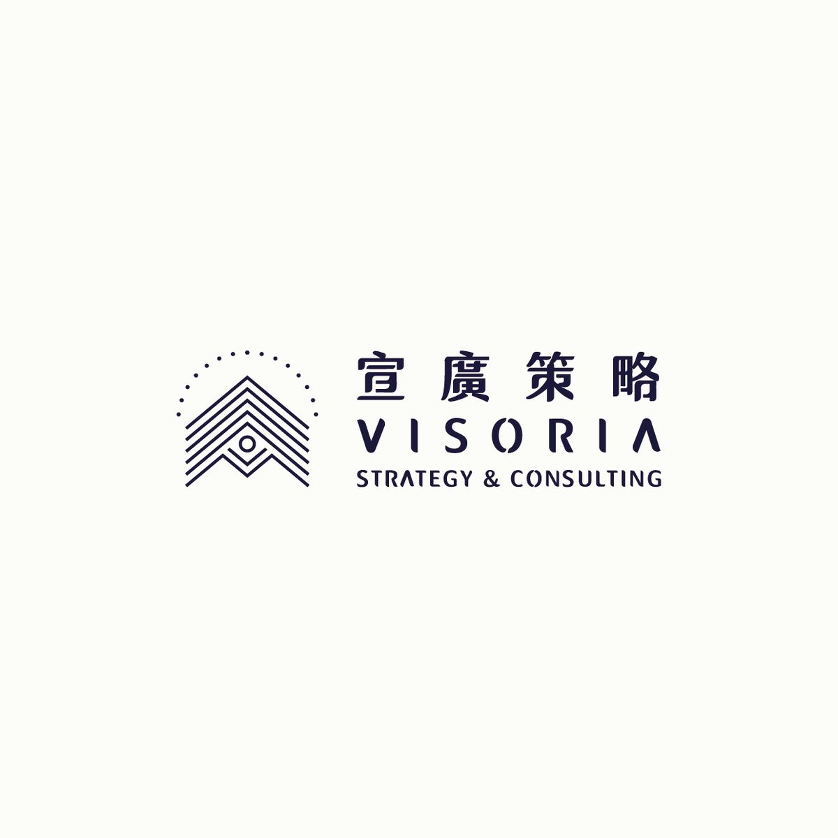 米白底上的宣廣策略橫式標誌,左邊是山形 V 線與一圈點,右邊是宣廣策略與 VISORIA 字樣
